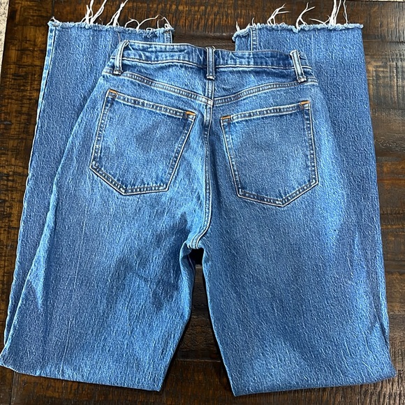 Abercrombie Jeans Curve Love 90s Relaxed Medium Wash Raw hem Worn twice like new - Picture 3 of 9